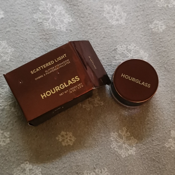 ❤️ 2/$30 ❤️ Hourglass Scattered Light Eye Shadow - Picture 3 of 5